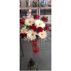 VAZODA GÜL VE GERBERA